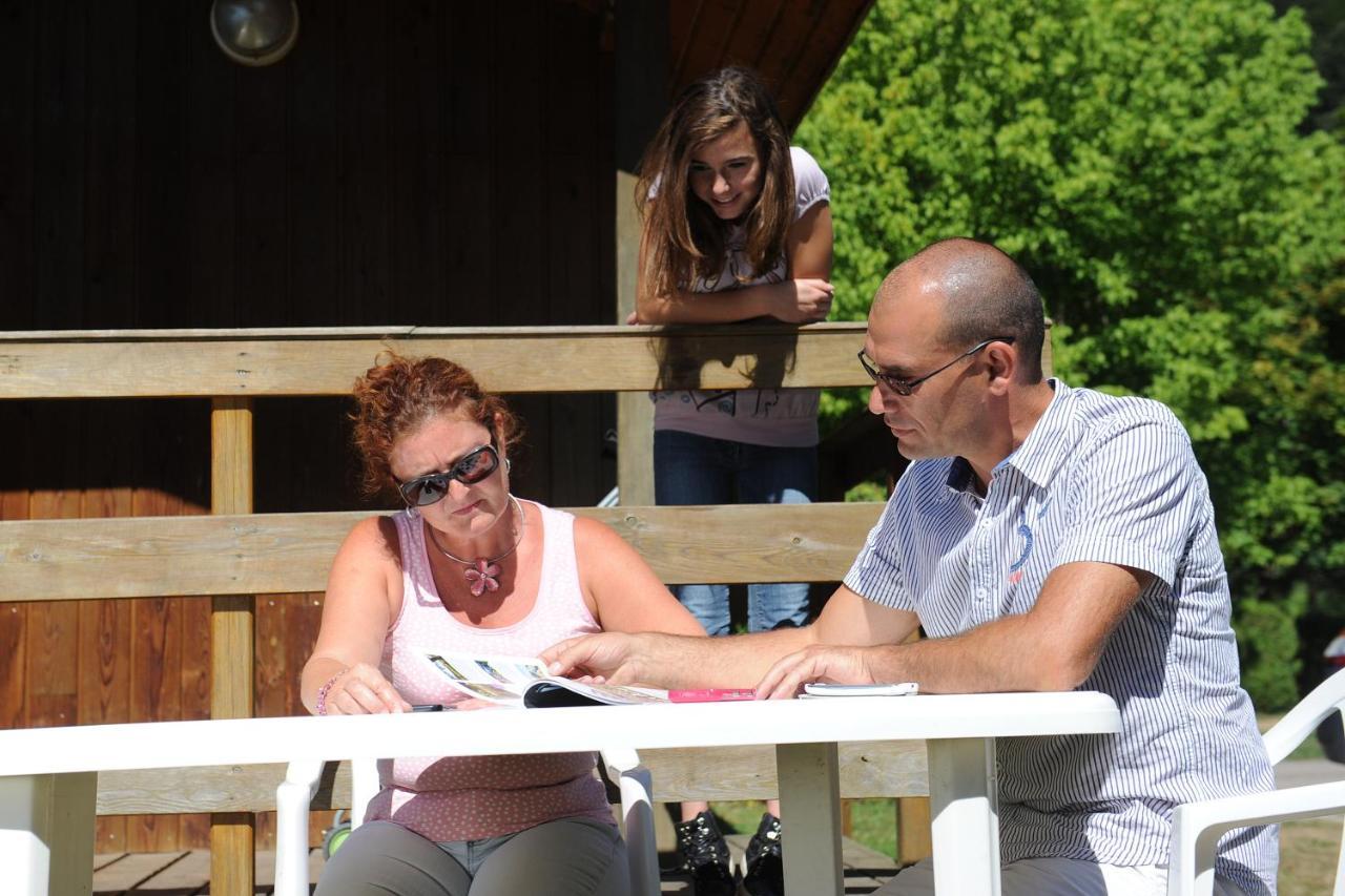 Camping Des Lacs*** Villa Celles-sur-Plaine Eksteriør billede